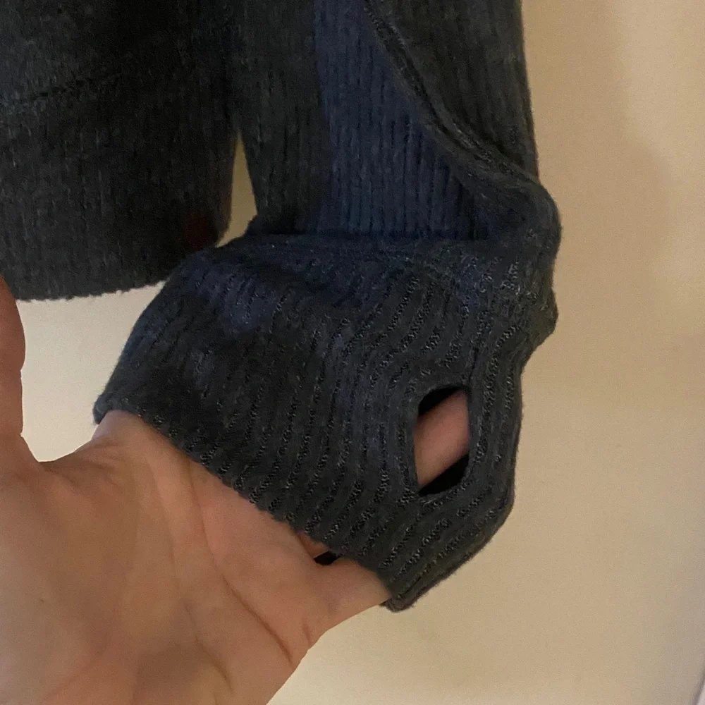 NWT Rip Curl Dark Gray marble Cosy Roll Neck. Size Medium - Picture 6 of 7